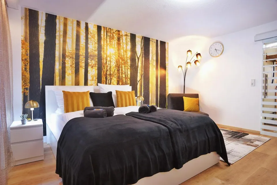 RELAX-BLACK – Doppelbett und Wohnbereich in Schwarz, Weiß und Gelb